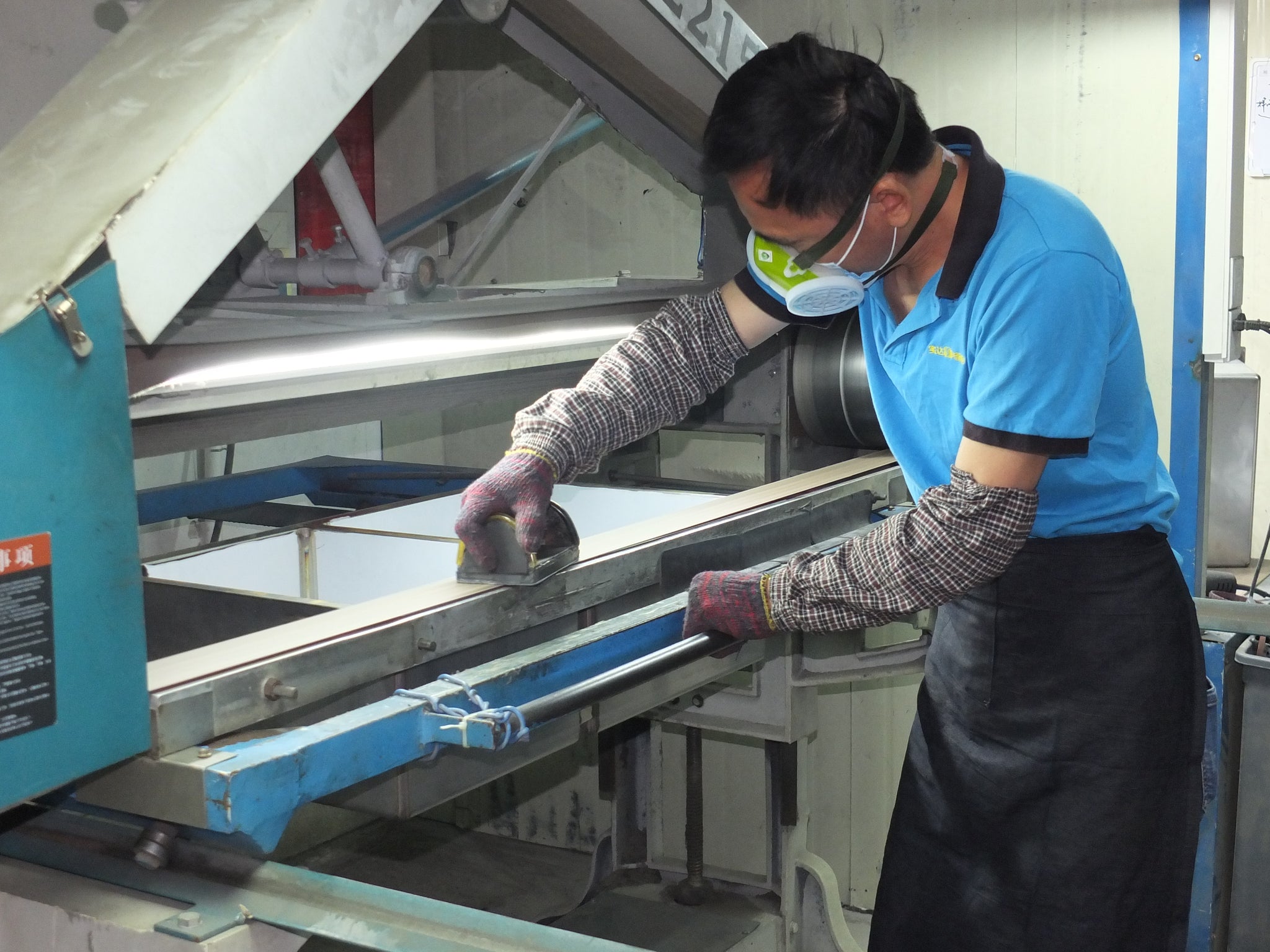 Morgan Tap and Basin Stainless Steel Sink Polishing with Protective Mask and Gloves